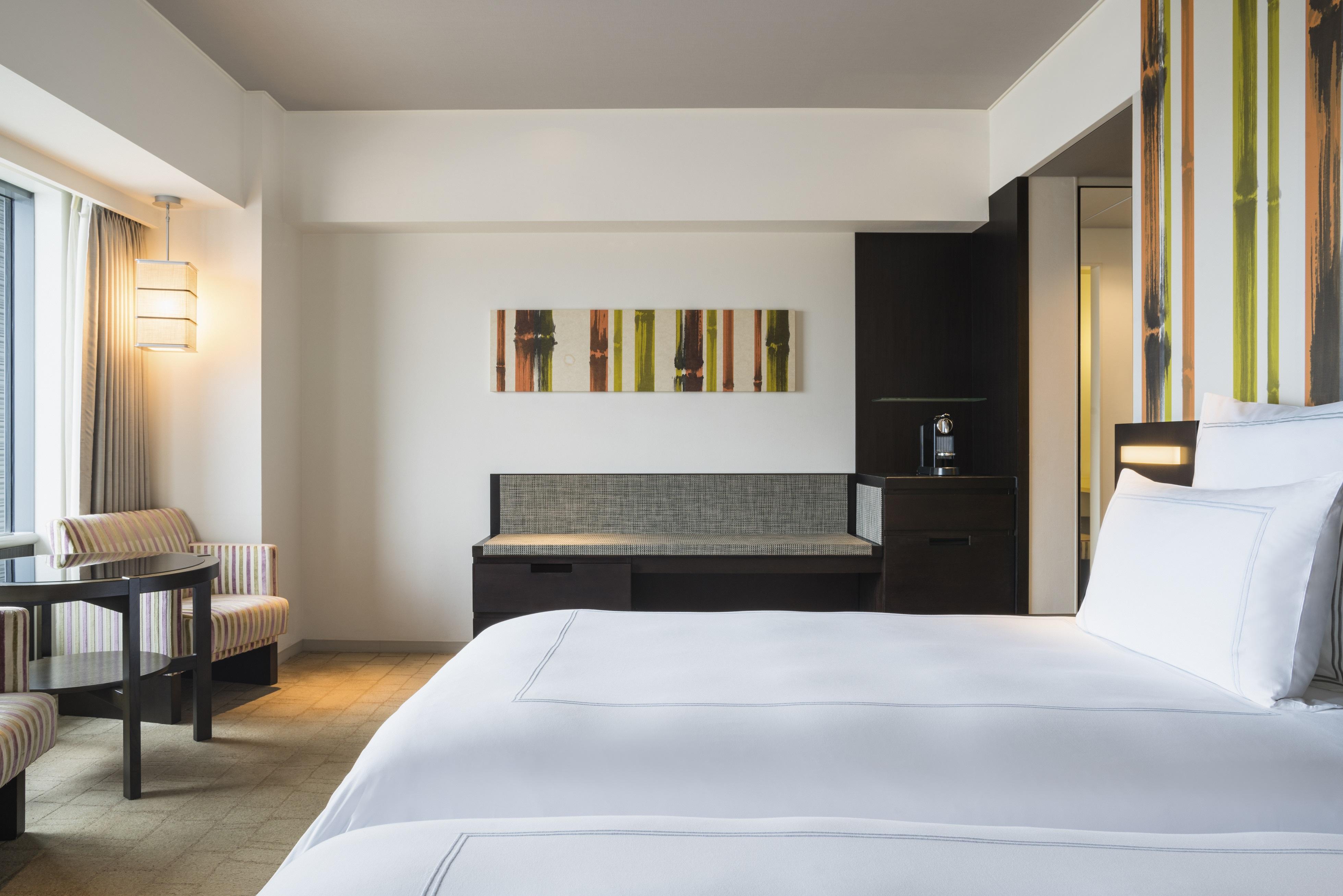 Swissotel Nankai Ōsaka Exterior foto A guest room at the W Hotel, Beijing