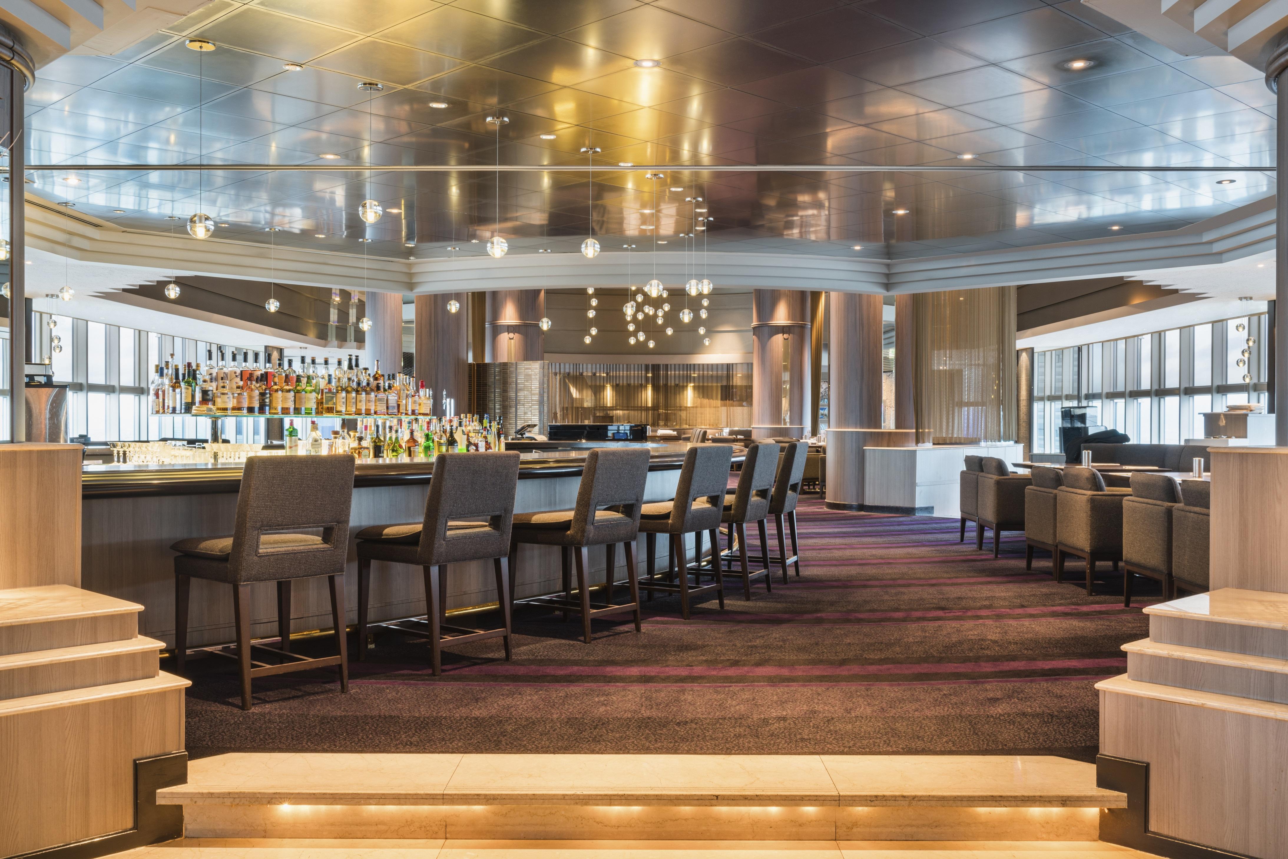 Swissotel Nankai Ōsaka Exterior foto The bar on board