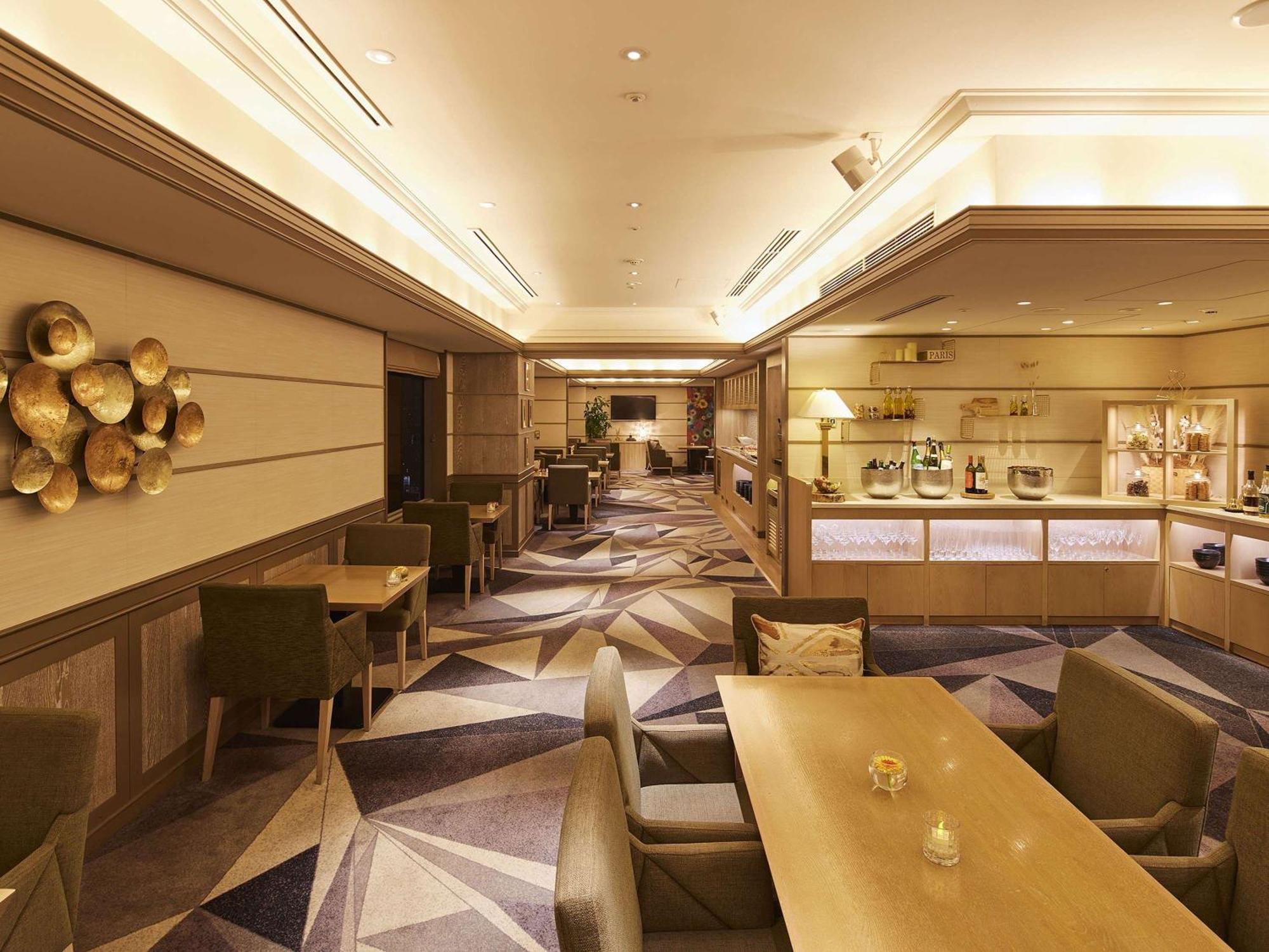 Swissotel Nankai Ōsaka Exterior foto The interior of the lounge