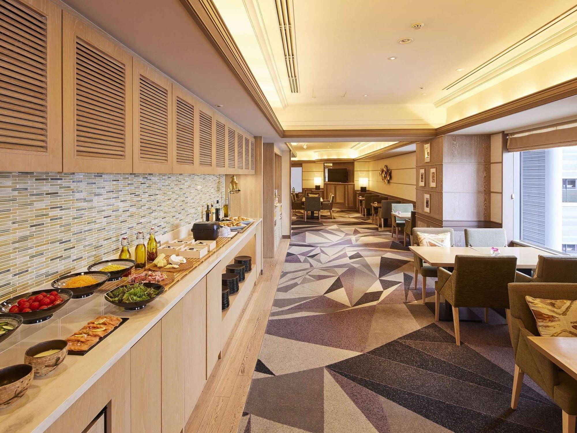Swissotel Nankai Ōsaka Exterior foto The Club at Tokyo International Airport