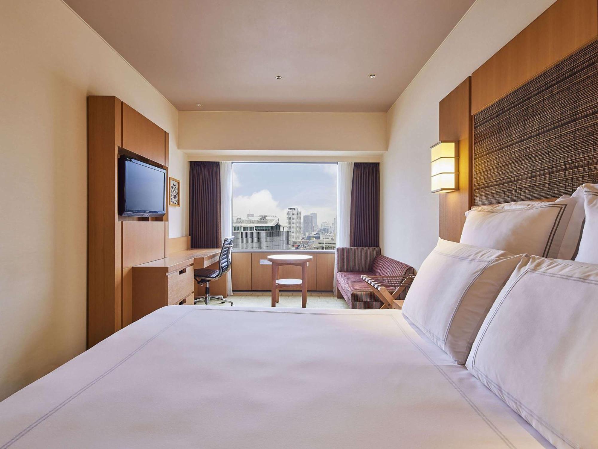 Swissotel Nankai Ōsaka Exterior foto A room at the hotel