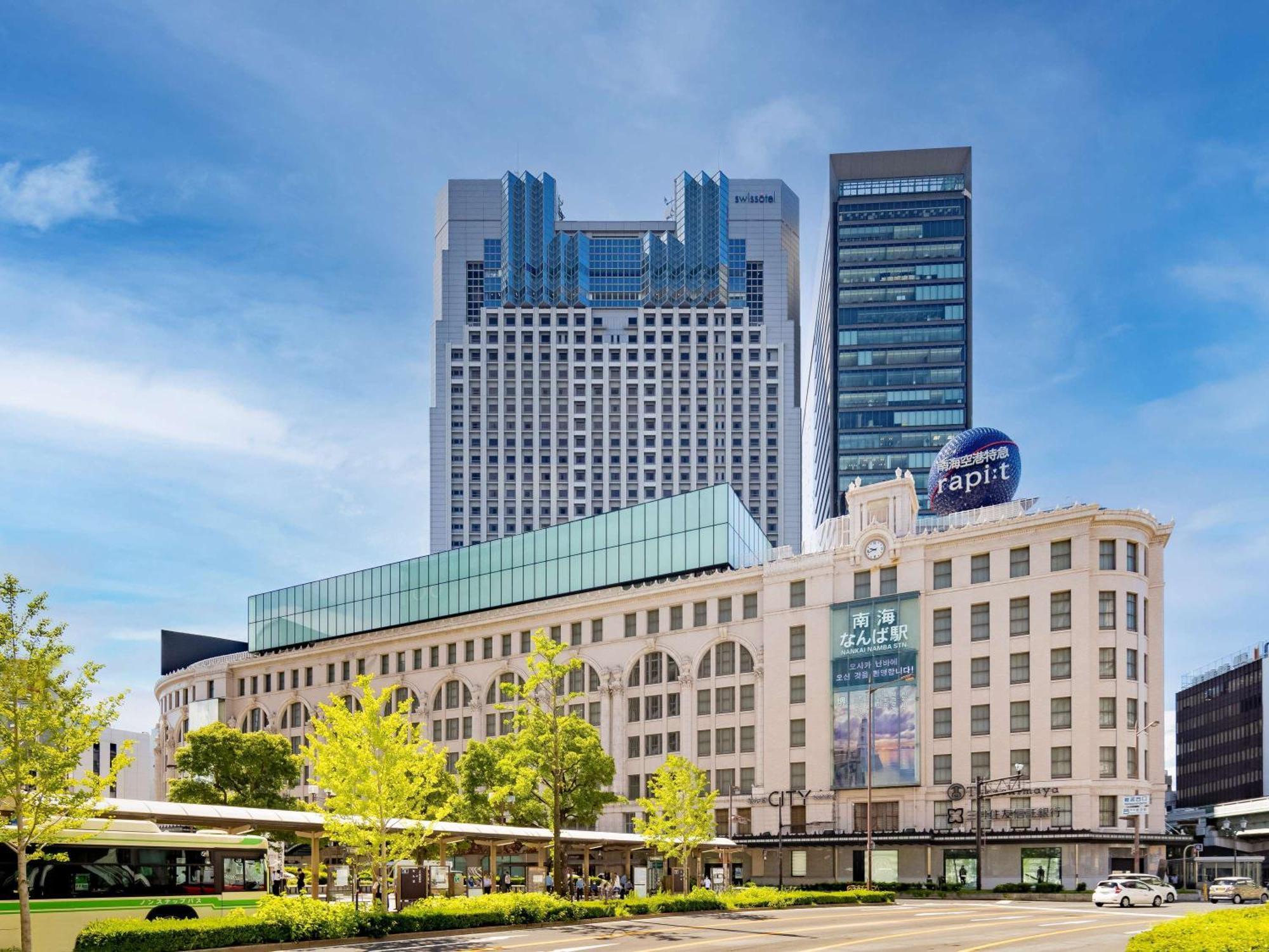 Swissotel Nankai Ōsaka Exterior foto The station building