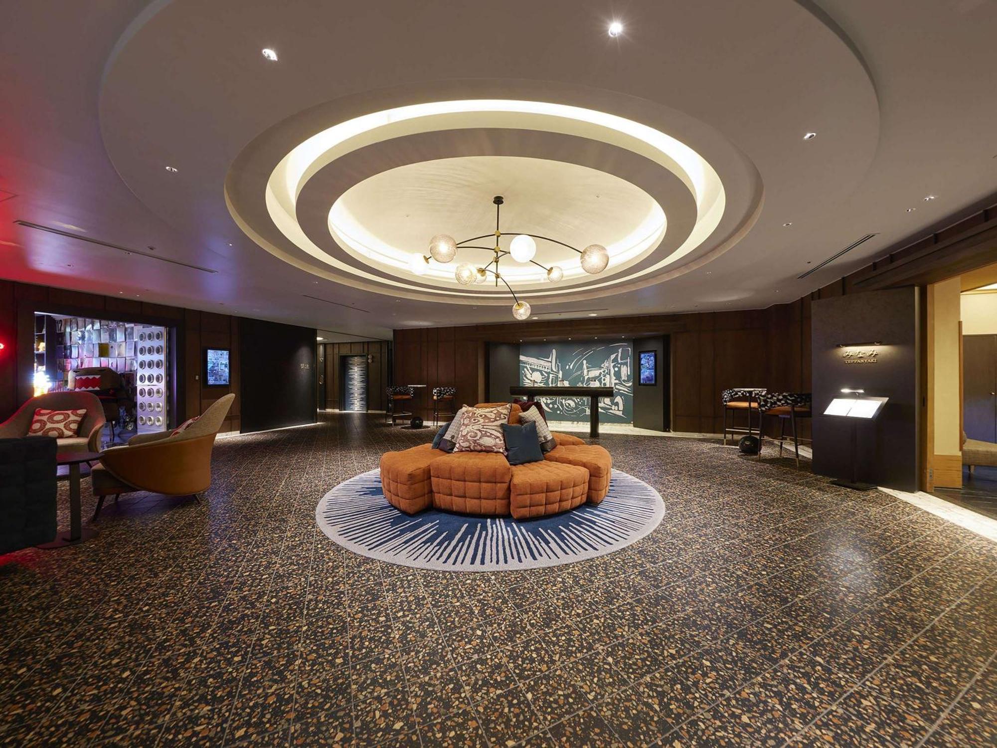 Swissotel Nankai Ōsaka Exterior foto The lobby of the hotel